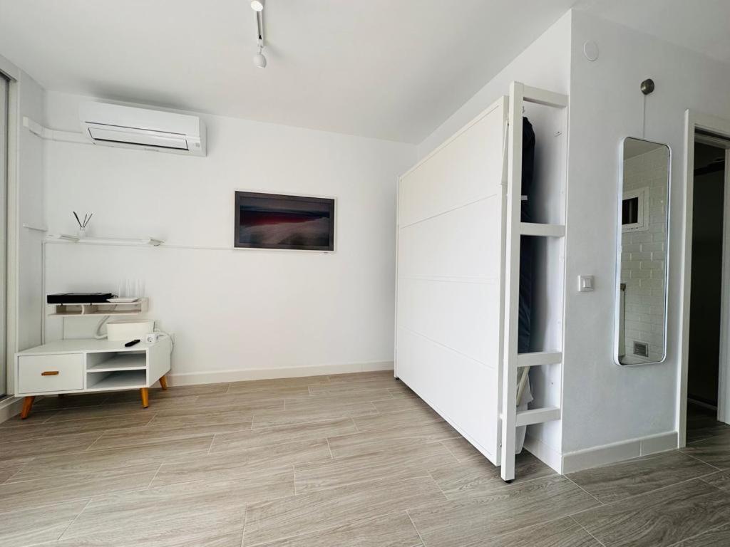 Modern White Studio Benalmadena Ngoại thất bức ảnh